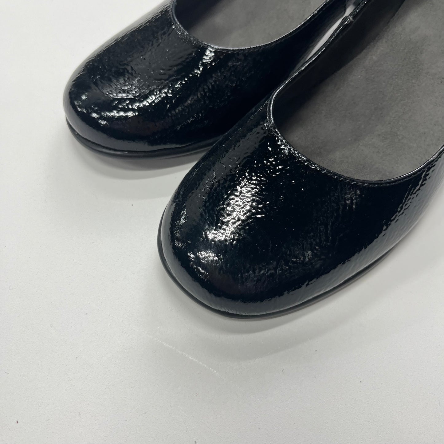 Sandals Flats By Clarks Size: 7.5