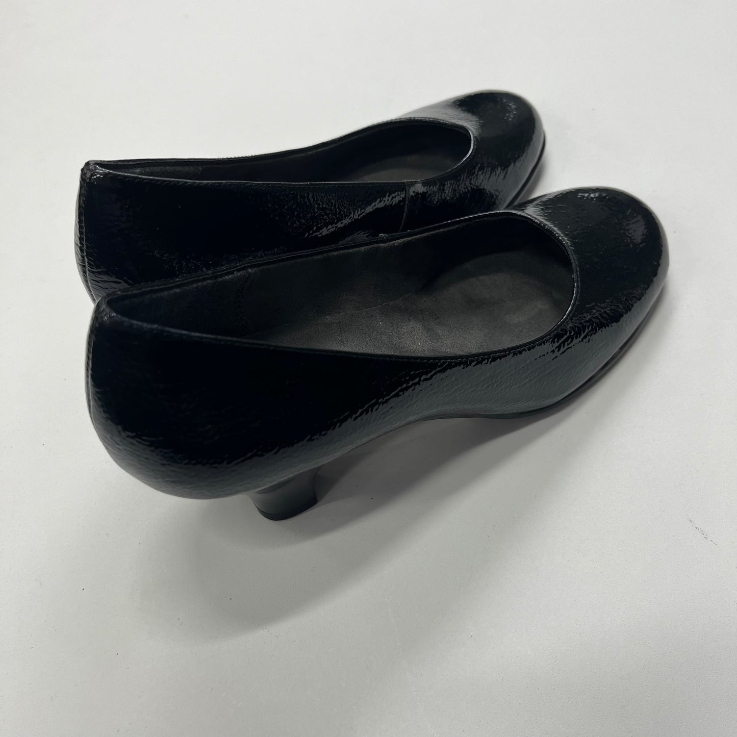 Sandals Flats By Clarks Size: 7.5