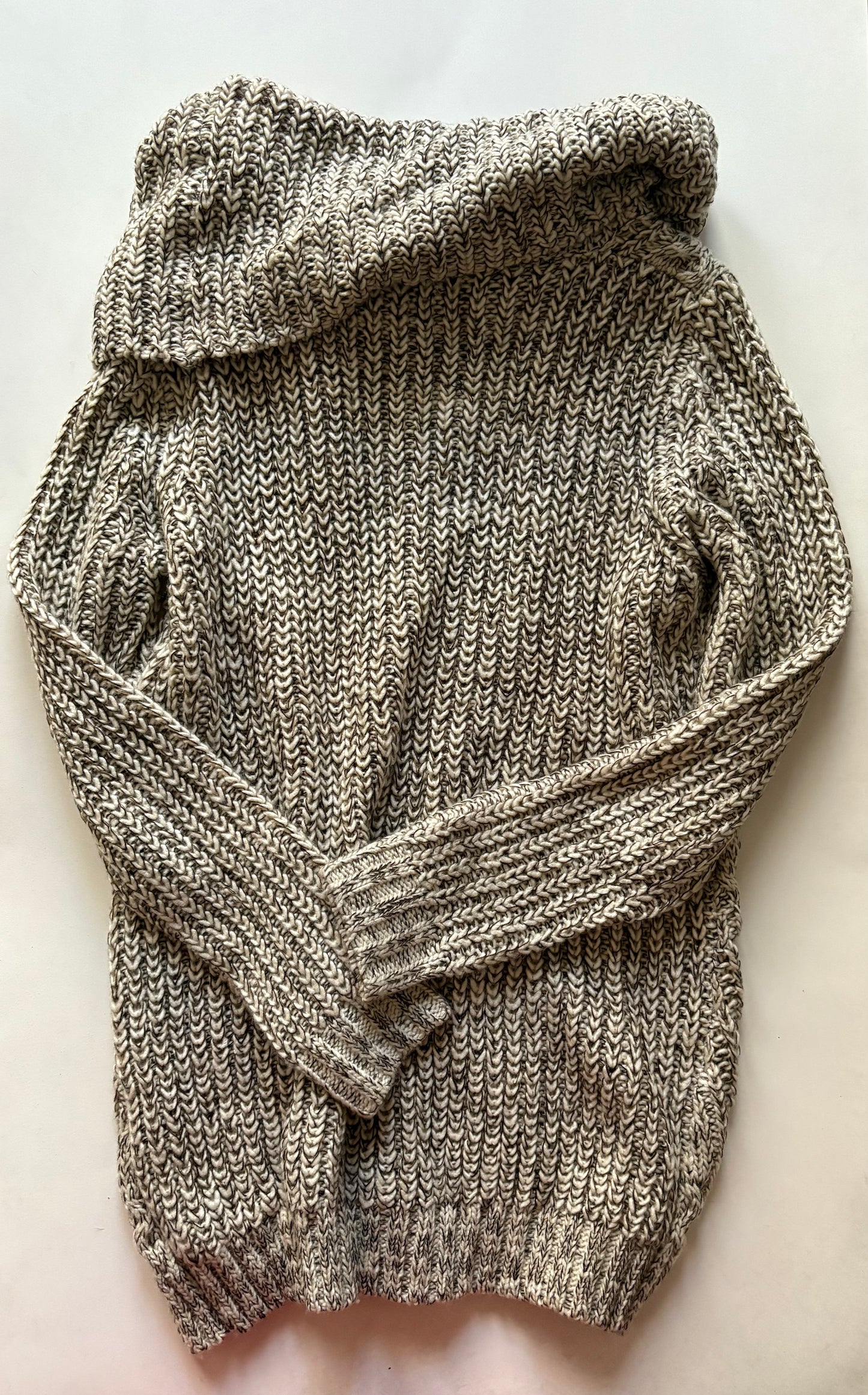 Sweater By Cecico In Cream, Size: M