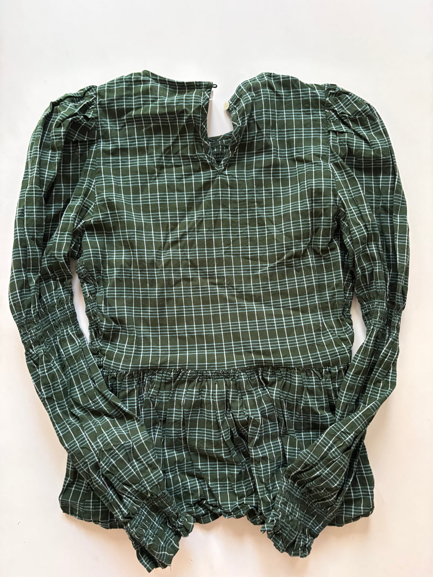 Top Long Sleeve By Universal Thread In Green, Size: S