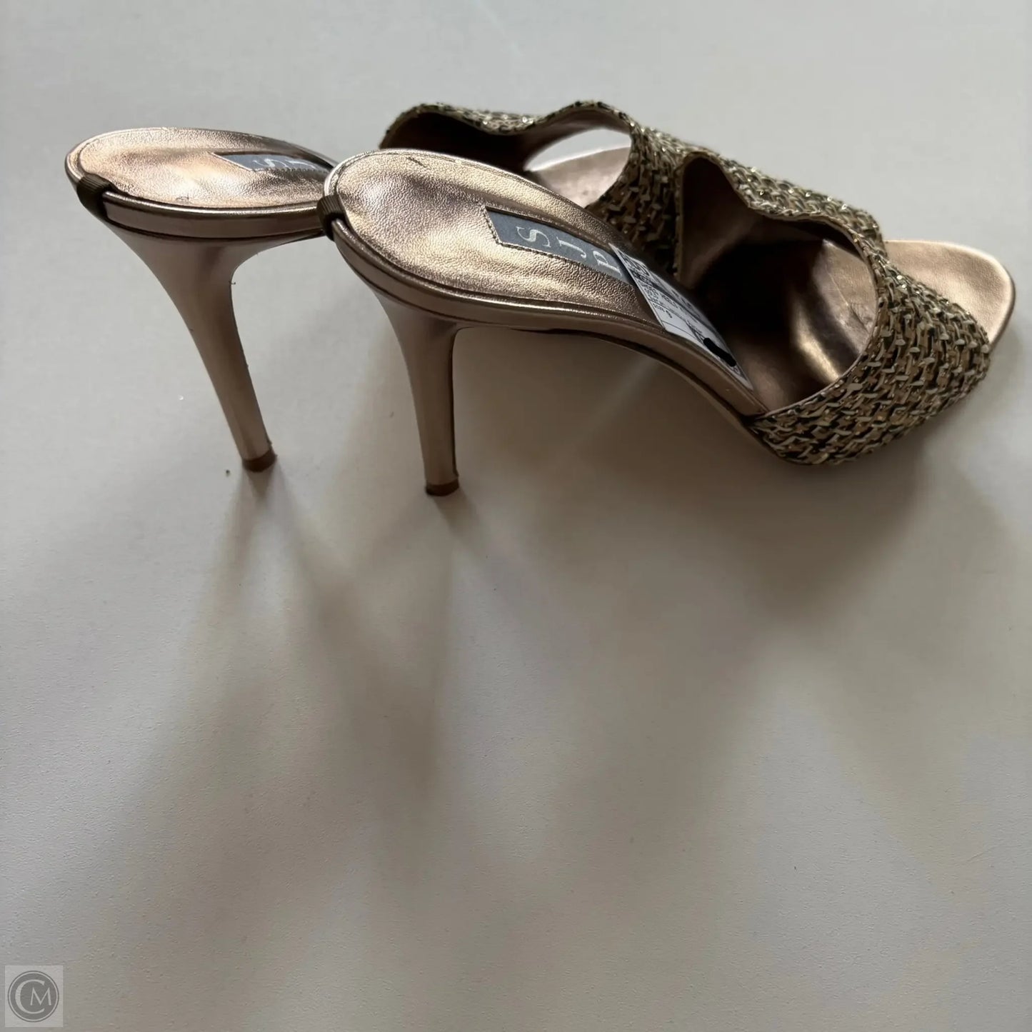 Shoes Heels Kitten By Sarah Jessica Parker In Gold, Size: 9