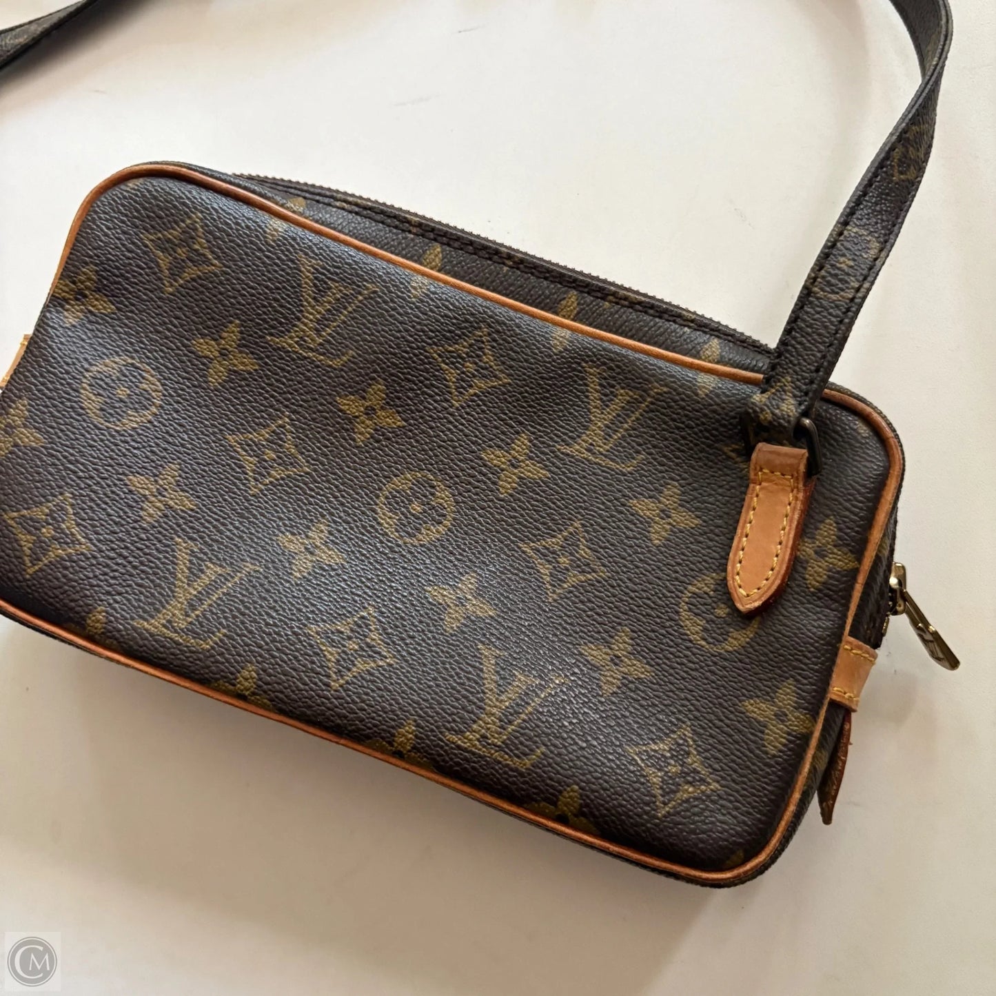 Handbag Luxury Designer By Louis Vuitton, Size: Medium