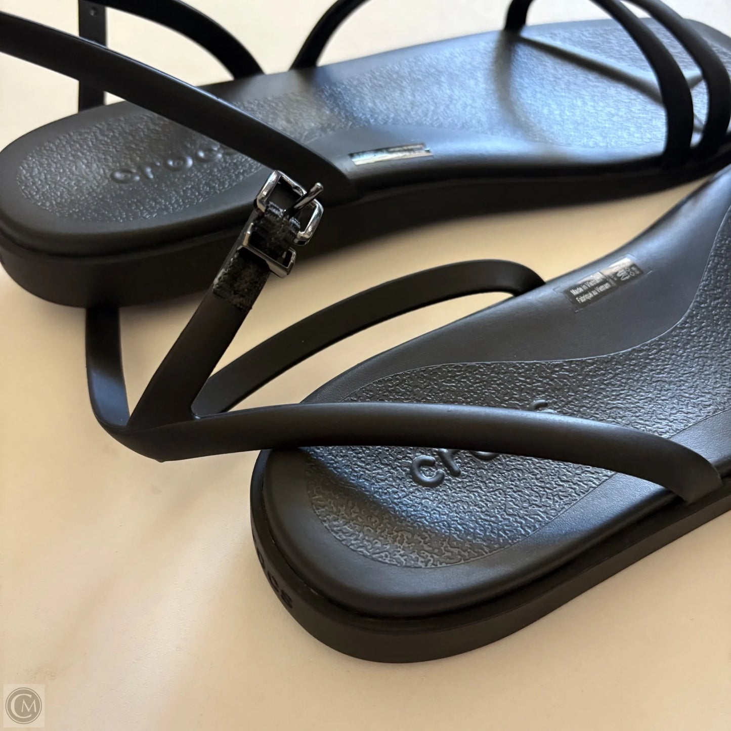Sandals Flats By Crocs In Black, Size: 10