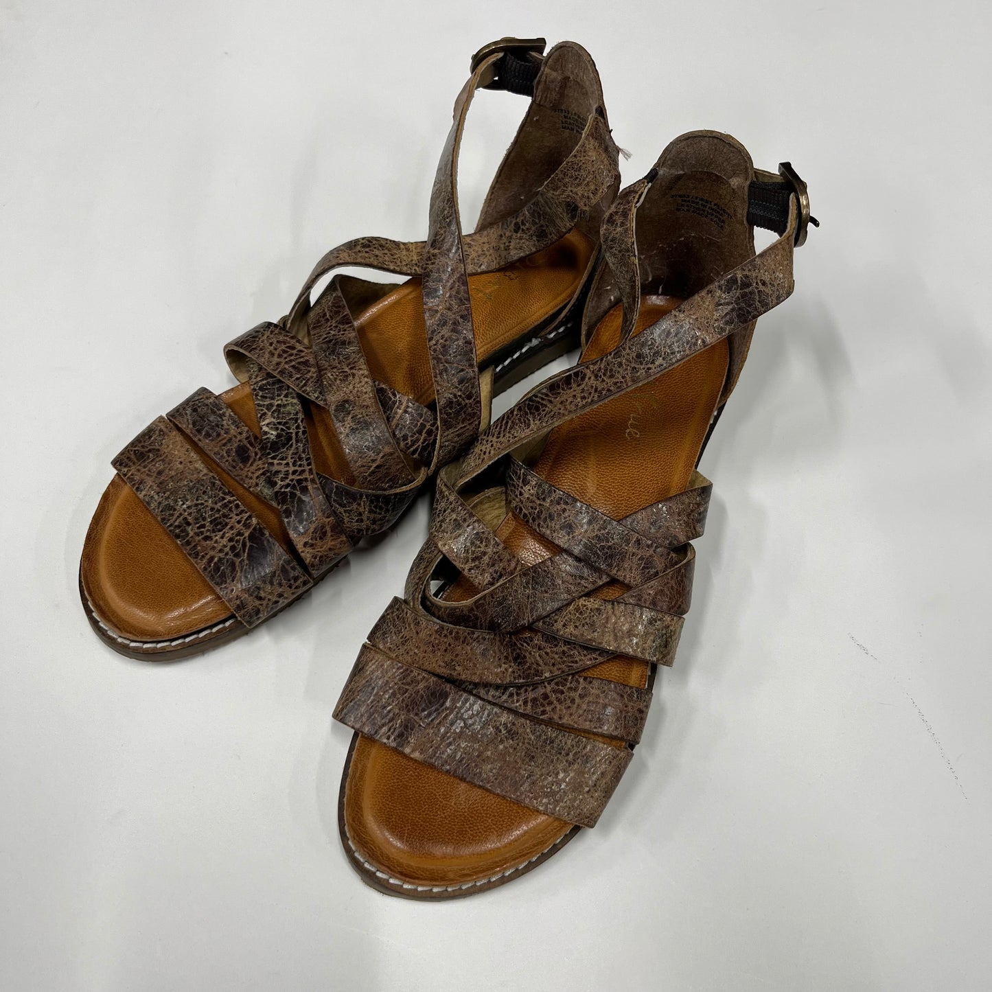 Sandals Flats By Diba Size: 10