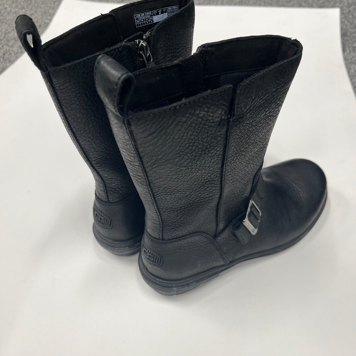 Boots Ankle Flats By Ugg Size: 7