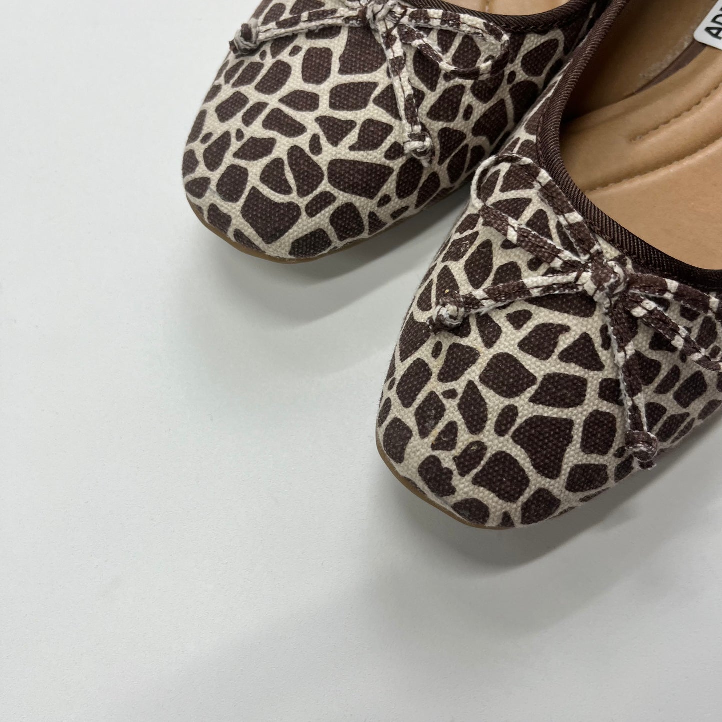 Shoes Flats Ballet By Bare Traps Size: 8