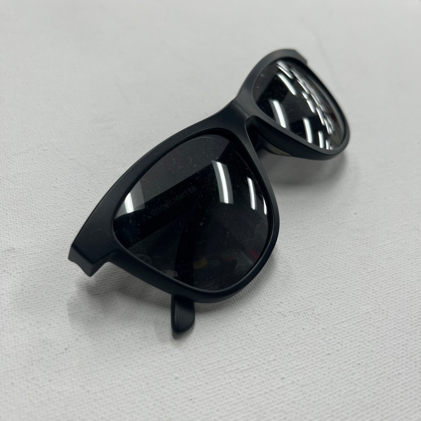 Sunglasses By Oakley Size: 01 Piece