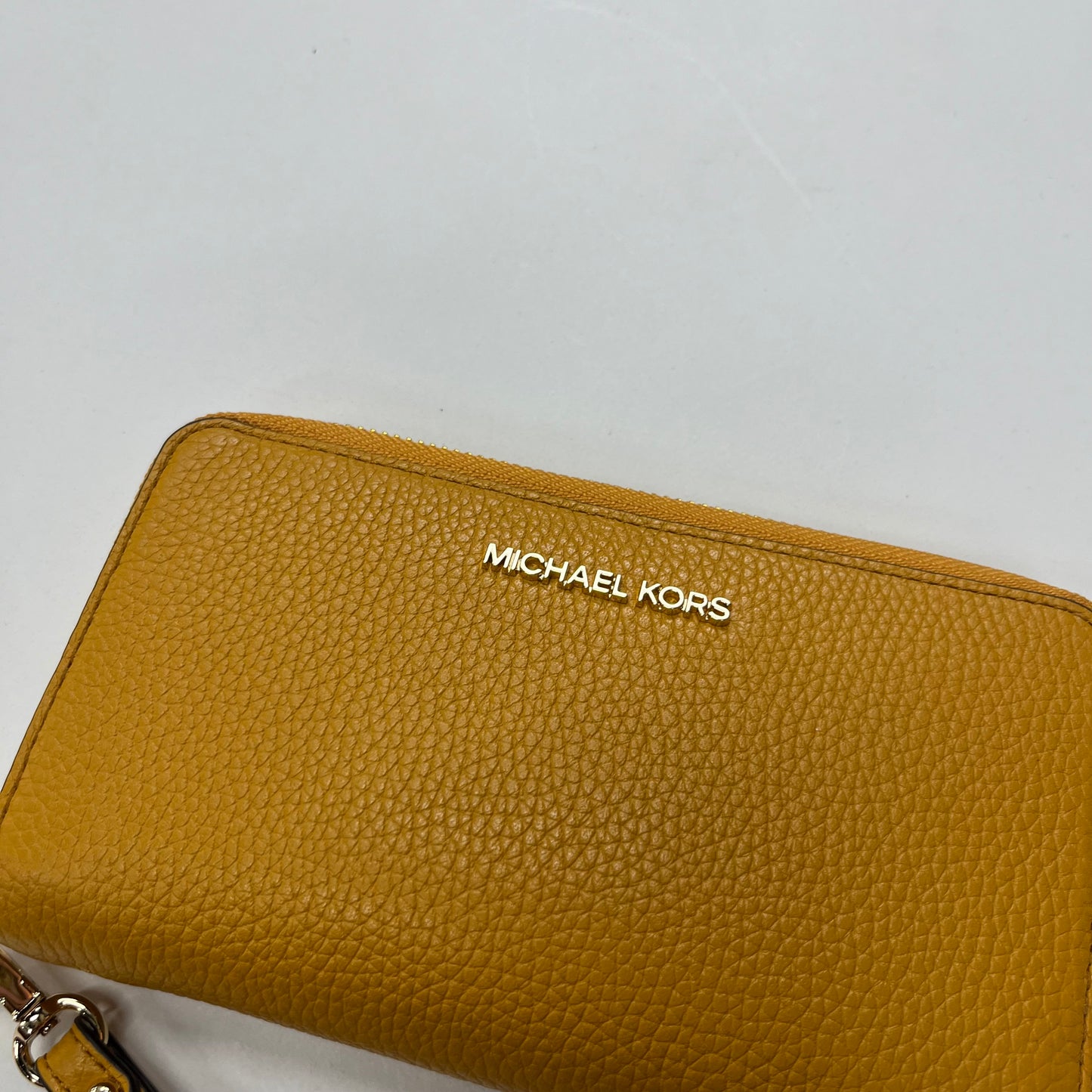 Wristlet Michael Kors NWT, Size Medium