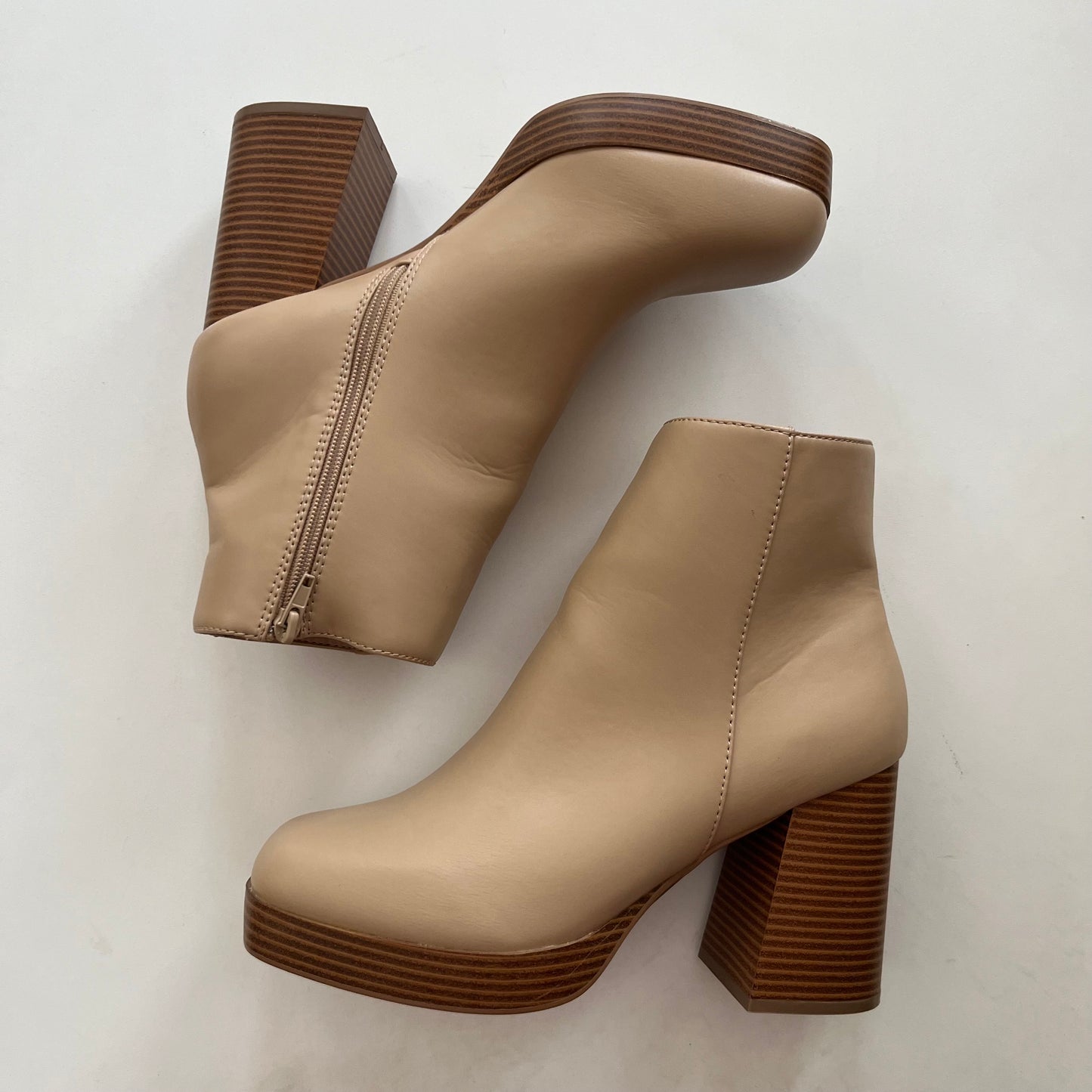 Boots Ankle Heels By True Craft In Tan, Size: 10