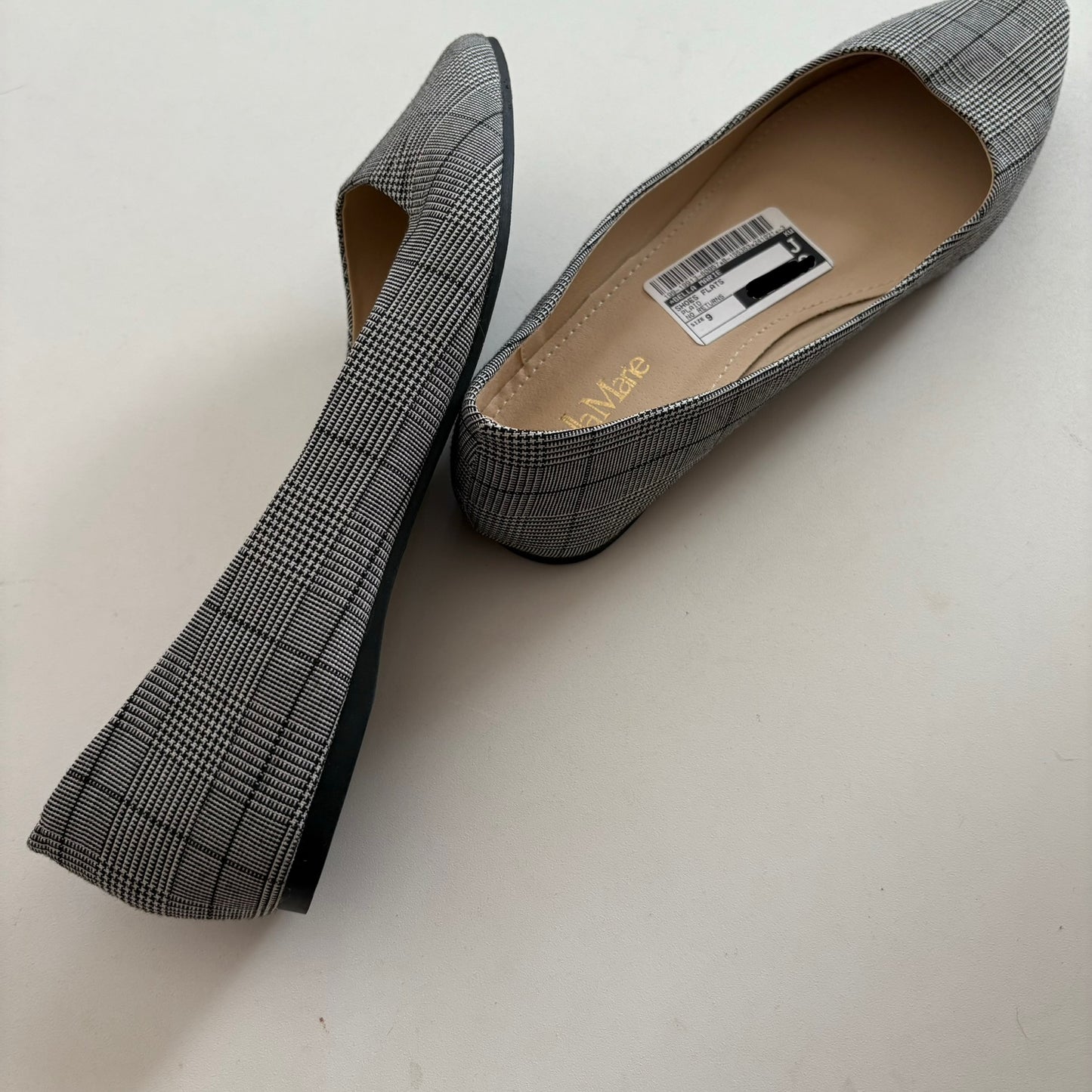 Shoes Flats By Bella Marie In Plaid, Size: 9