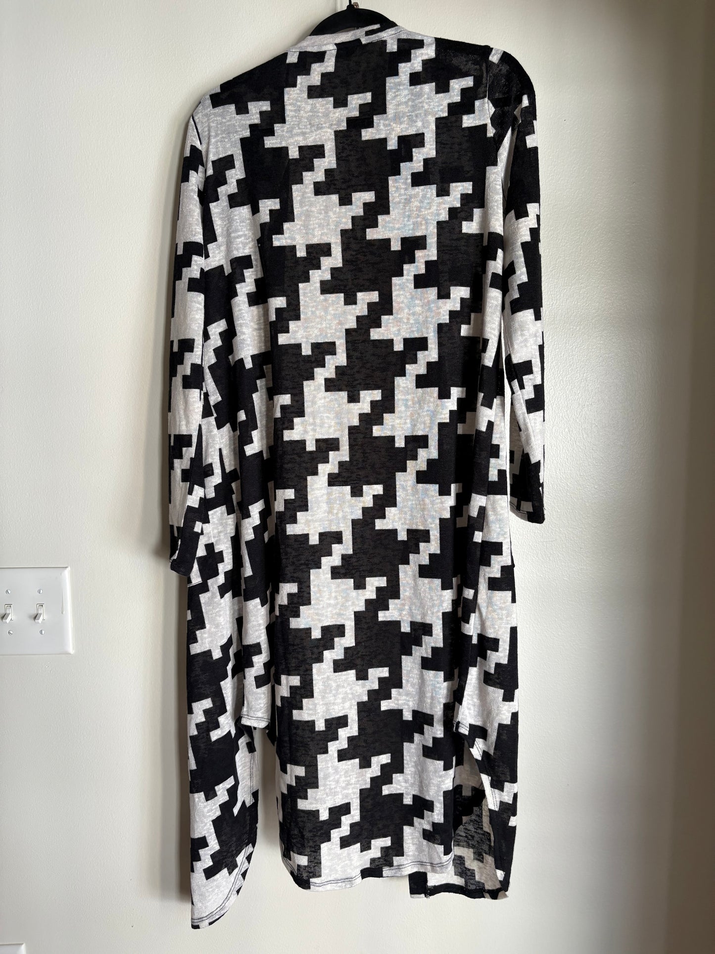 Kimono By Cmb In Black & White, Size: M