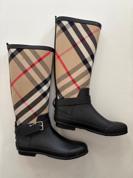 Boots Rain By Burberry In Black, Size: 8.5