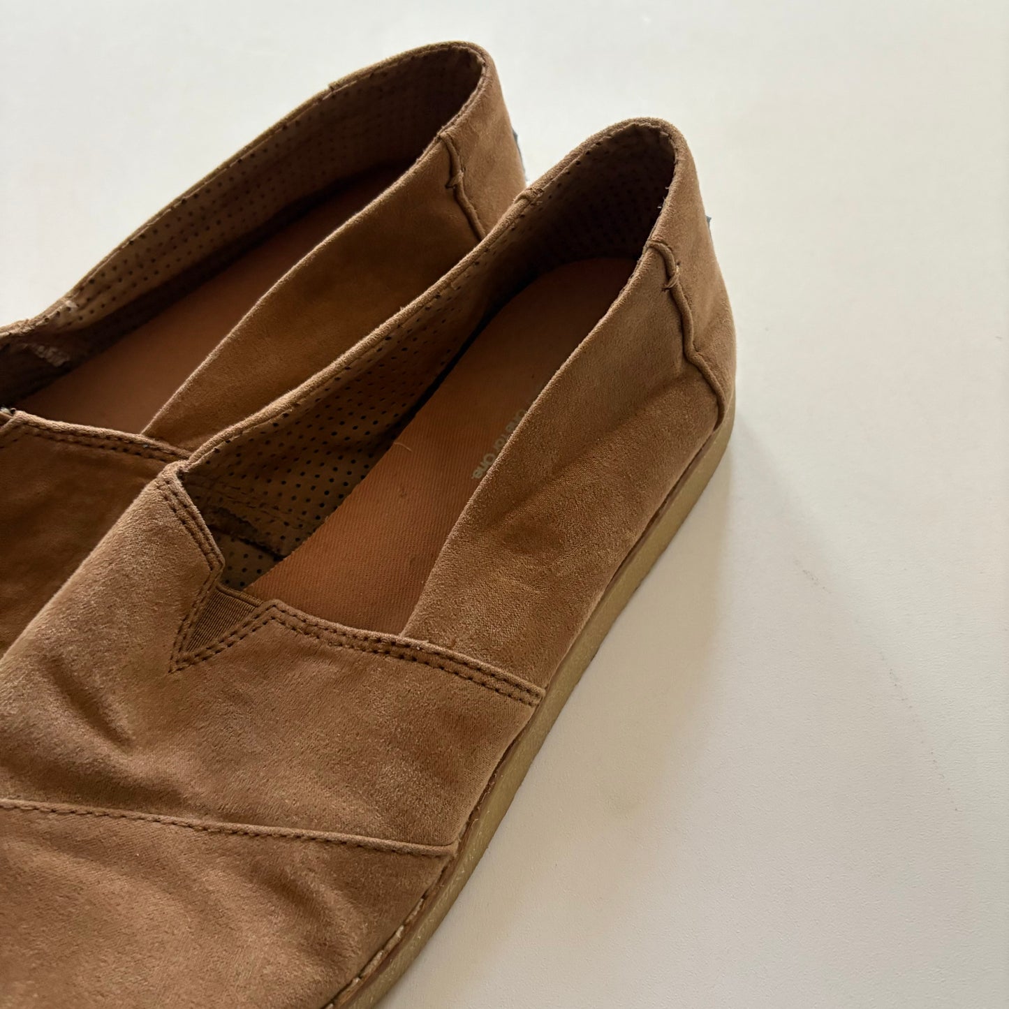 Shoes Flats By Toms In Brown, Size: 8