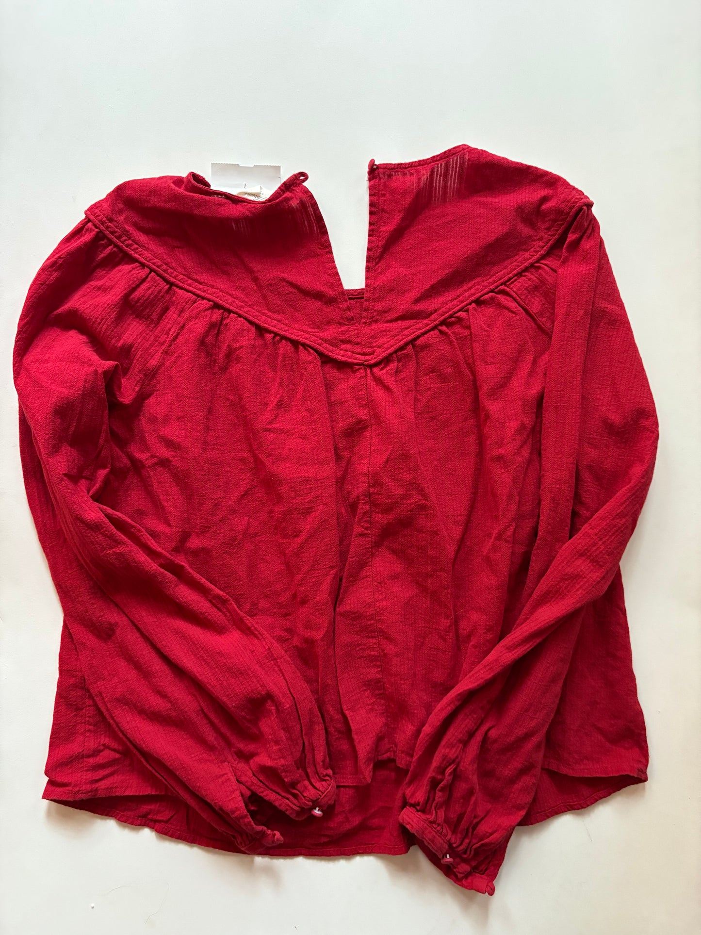 Top Long Sleeve By Universal Thread In Red, Size: M