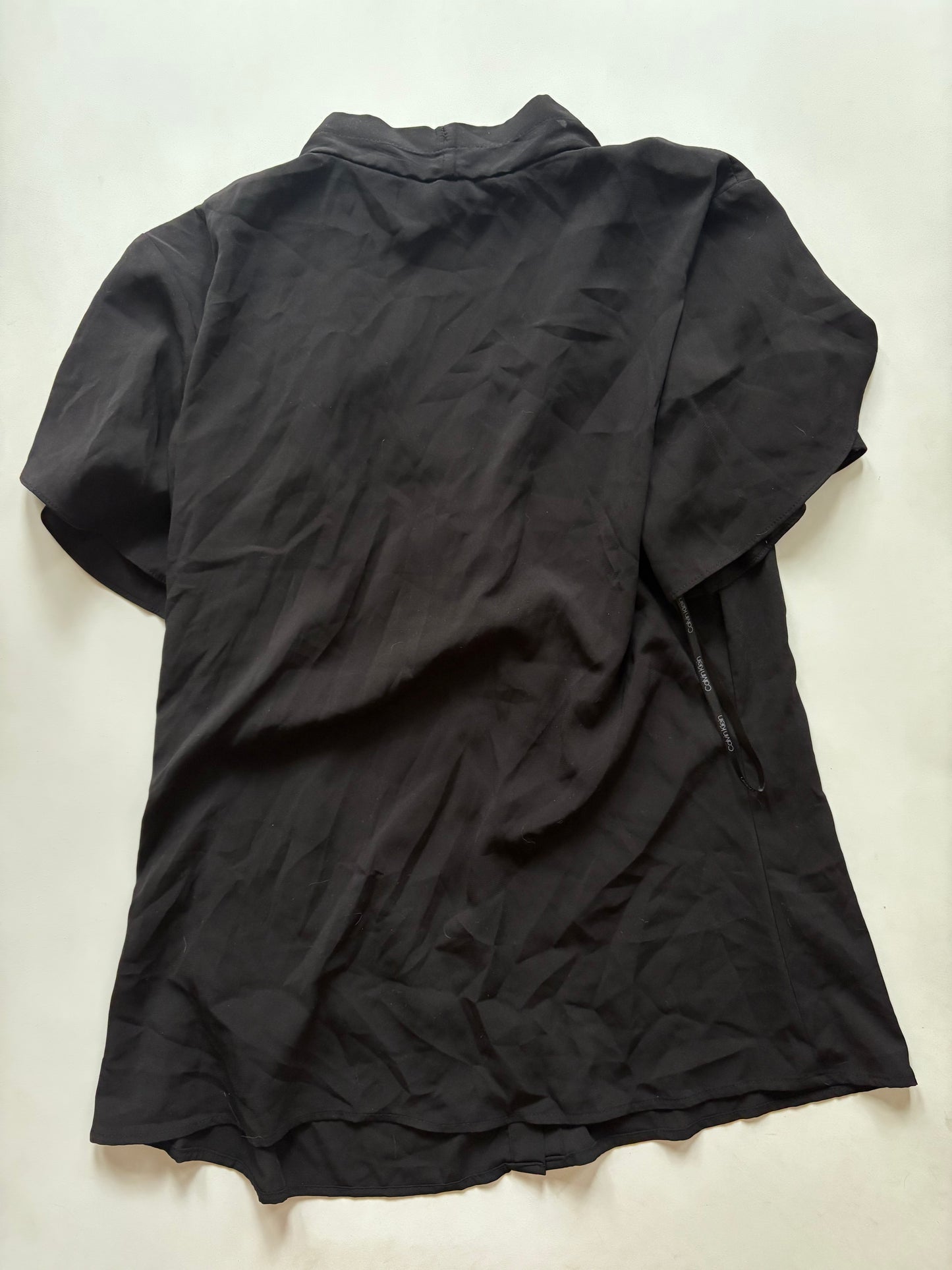 Blouse Short Sleeve By Calvin Klein In Black, Size: L