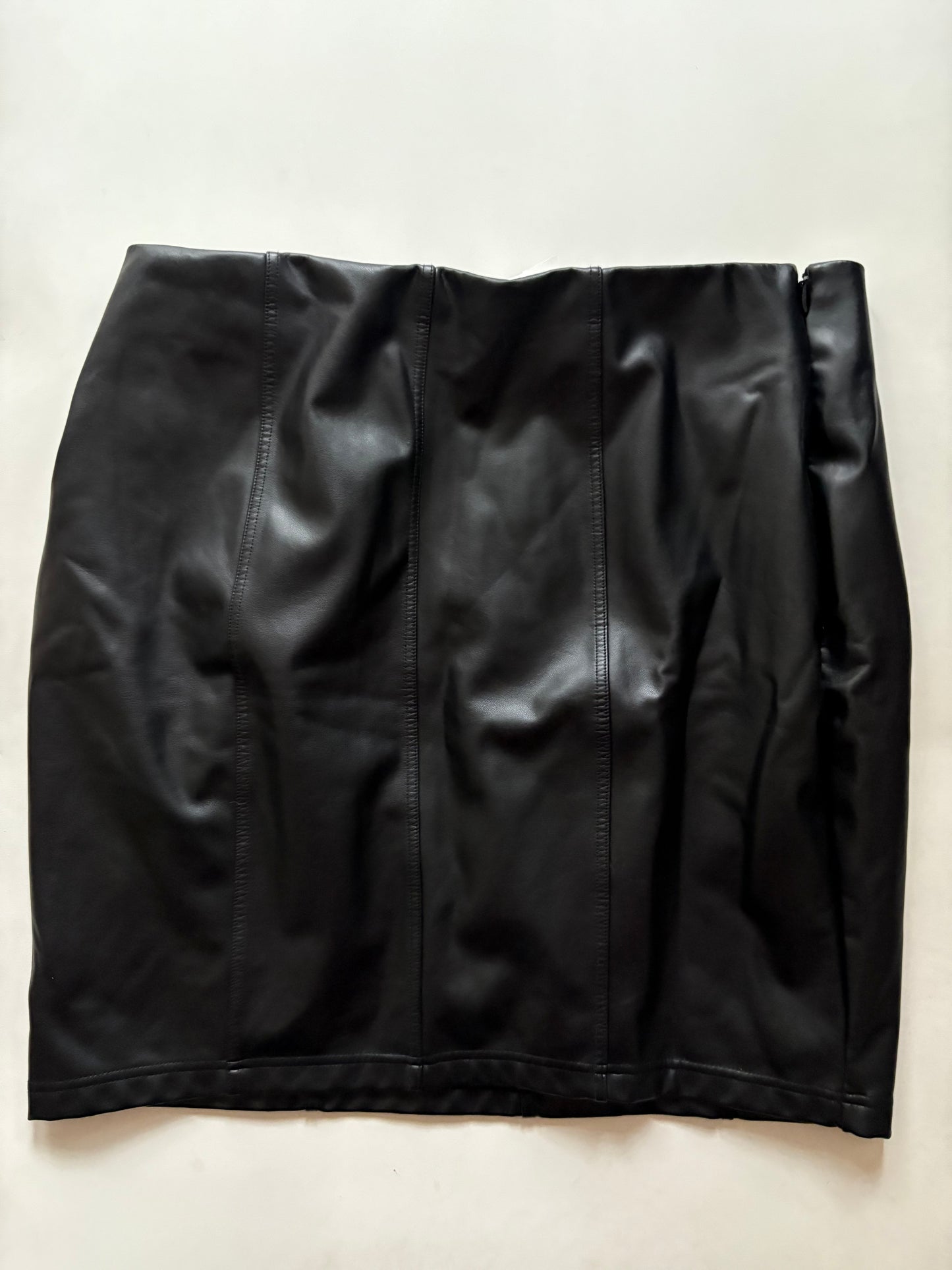 Skirt Mini & Short By Torrid In Black, Size: 2x