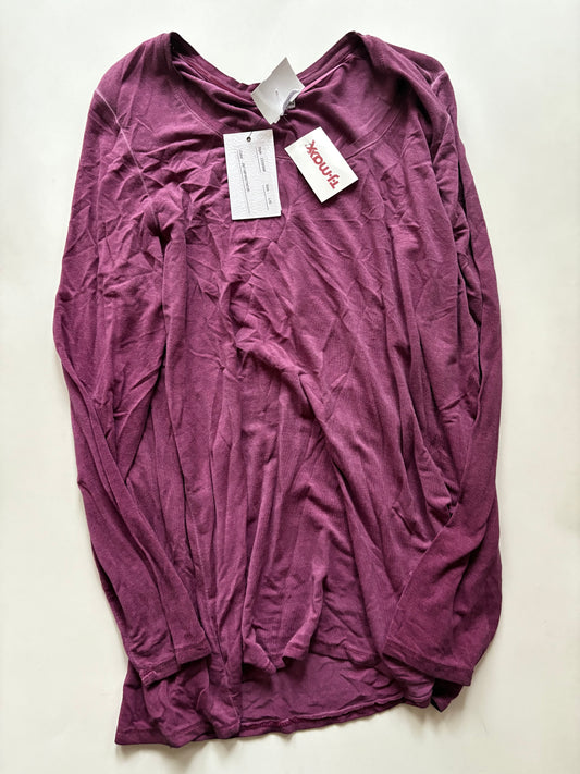 Top Long Sleeve By Cable And Gauge In Maroon, Size: L