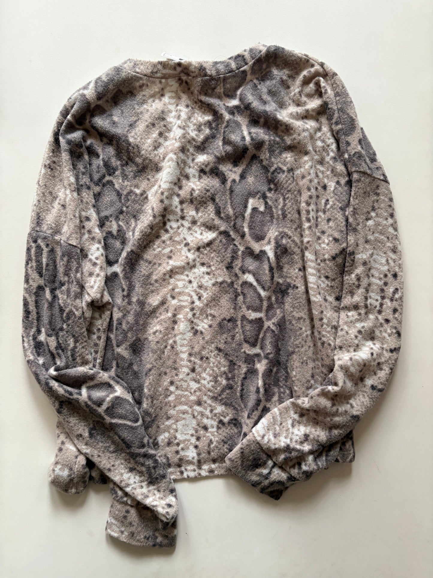 Top Long Sleeve By Gaze In Animal Print, Size: M