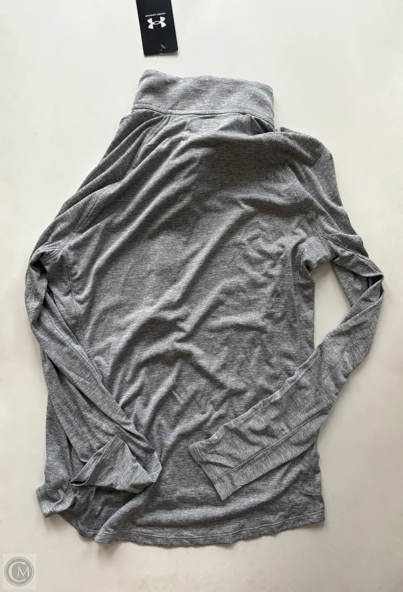 Athletic Top Long Sleeve Collar By Under Armour In Grey, Size: L
