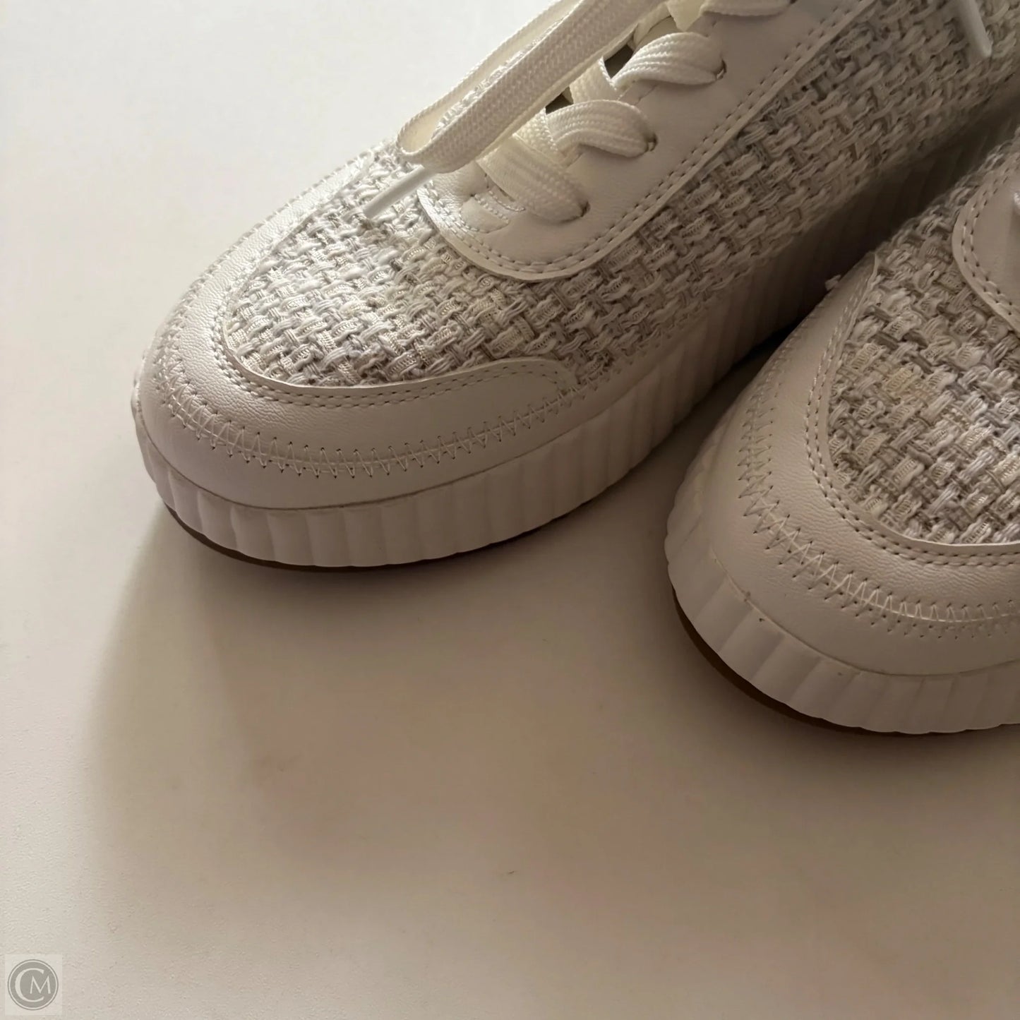 Shoes Designer By Michael Kors In White, Size: 6.5