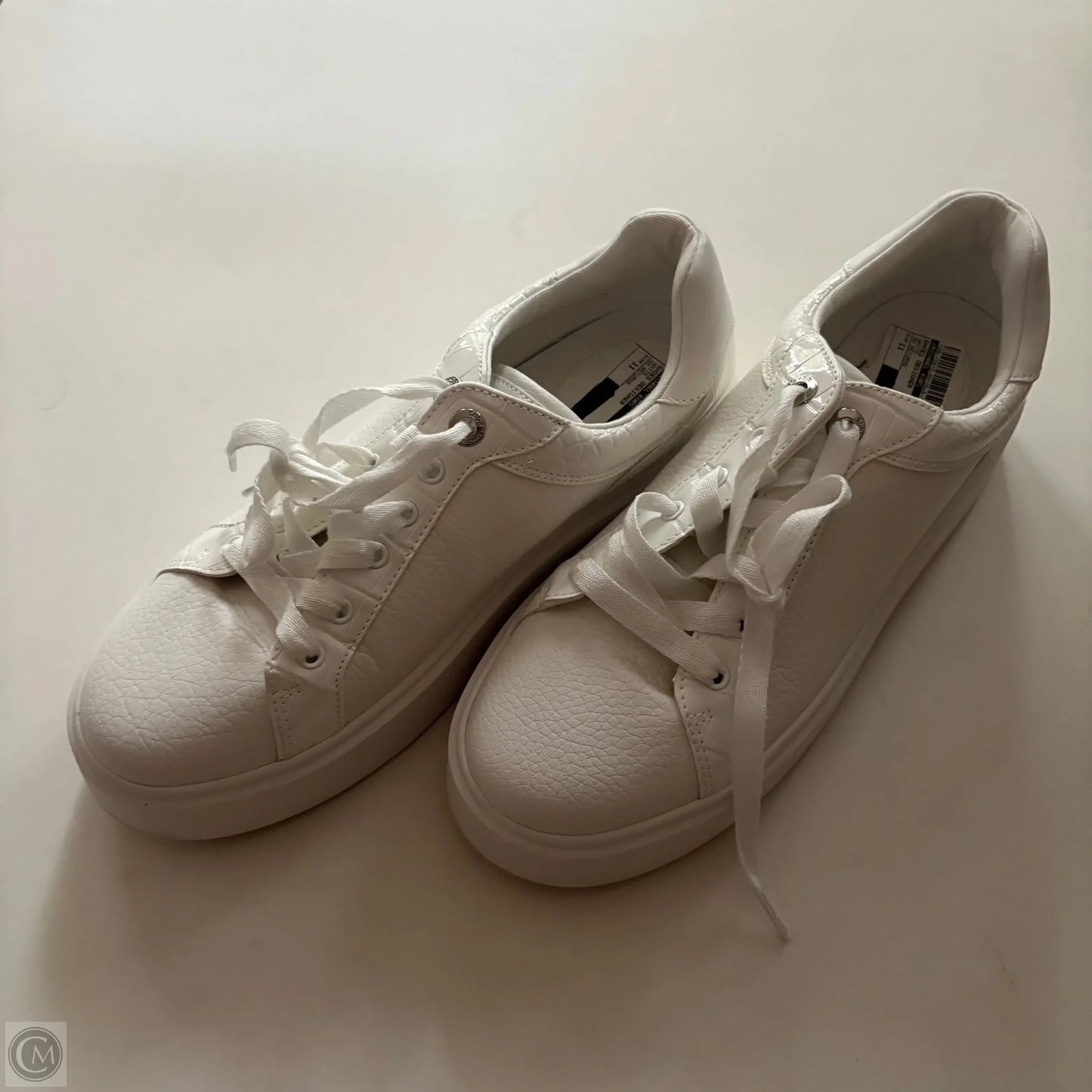Shoes Designer By Michael Kors In White, Size: 11