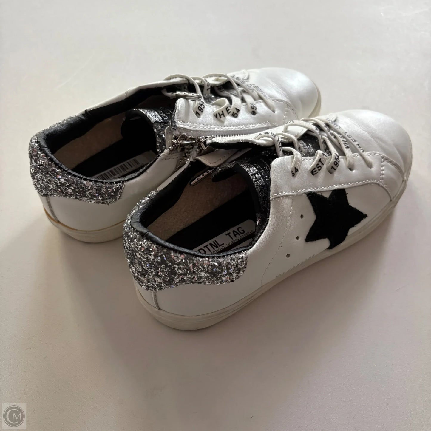 Shoes Athletic By Havaianas In White, Size: 6