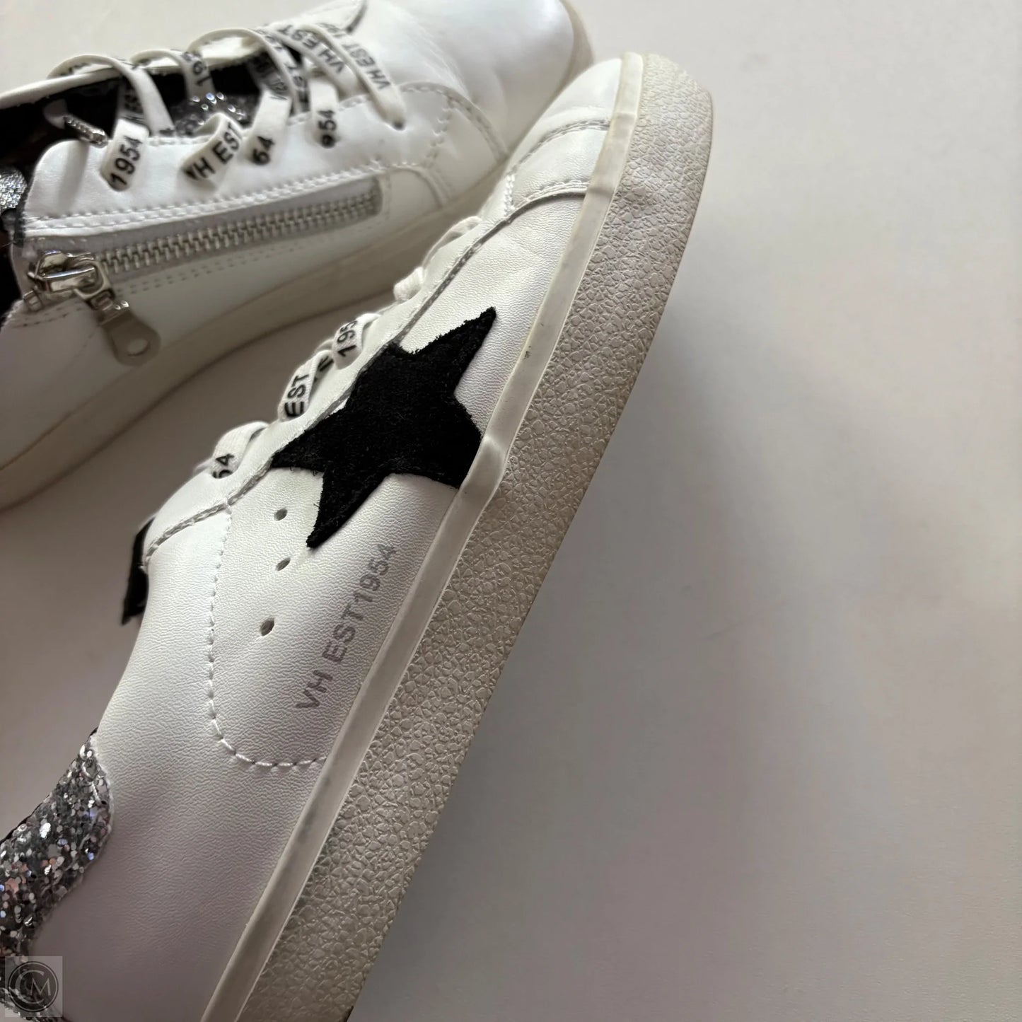 Shoes Athletic By Havaianas In White, Size: 6