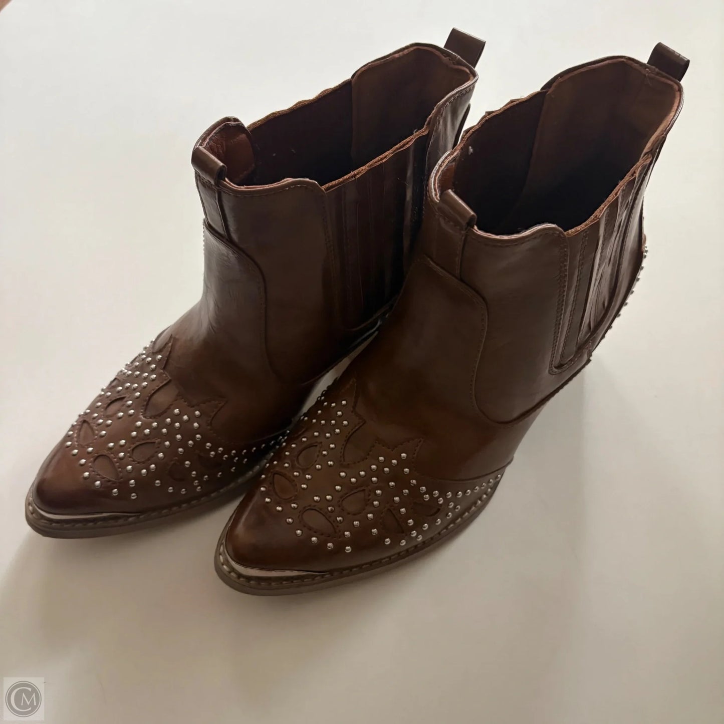 Boots Ankle Heels By Yoki In Brown, Size: 7