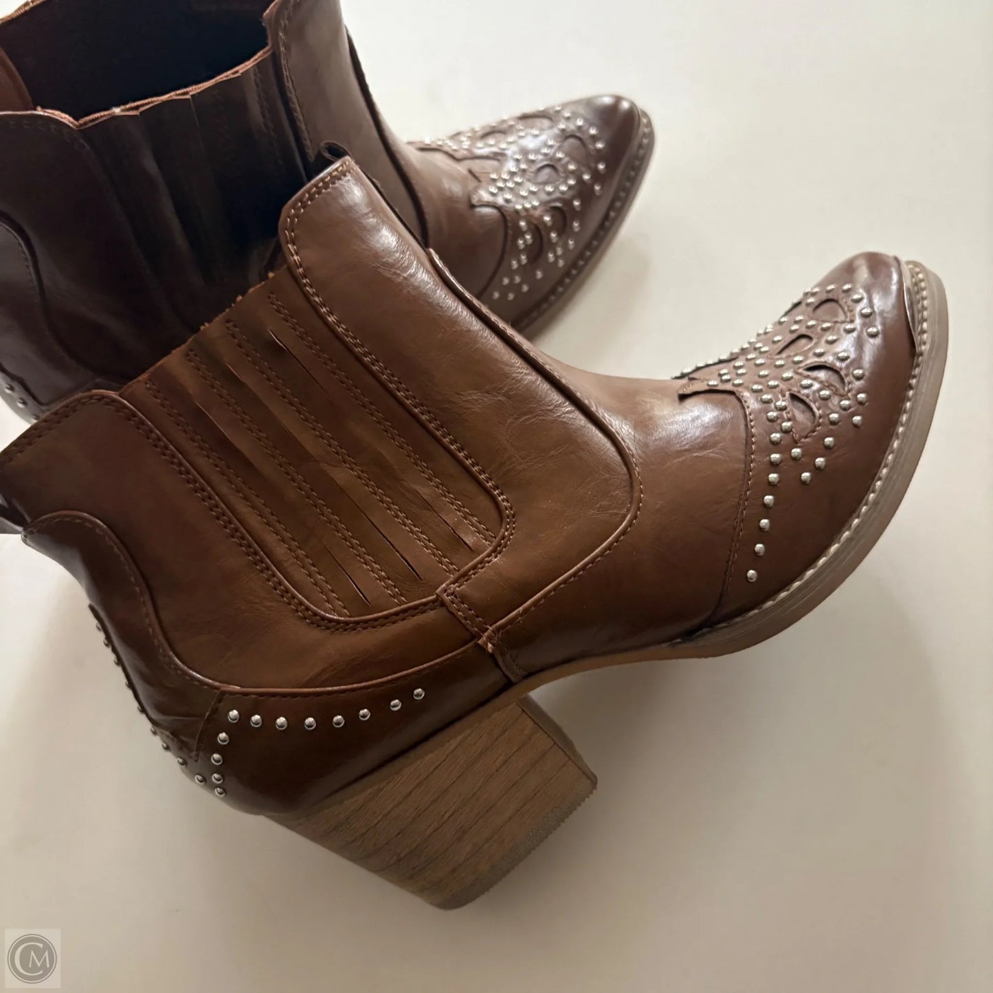 Boots Ankle Heels By Yoki In Brown, Size: 7