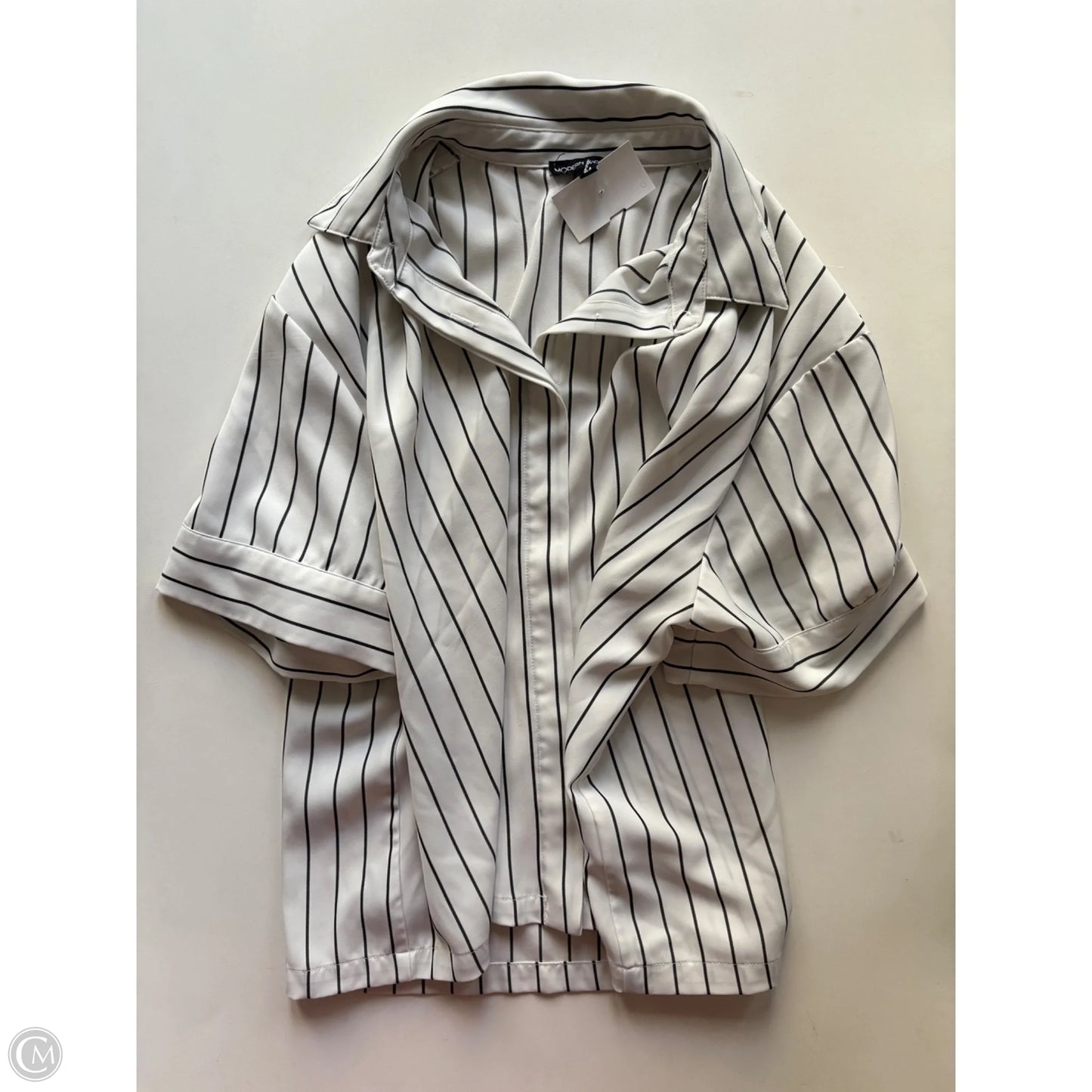 Top Short Sleeve By Modern Works In Striped Pattern, Size: M