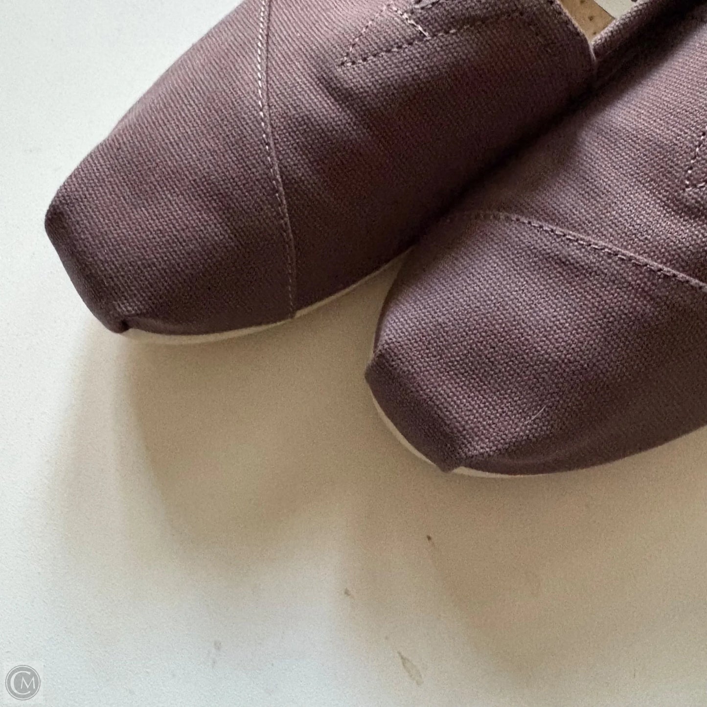 Shoes Flats By Toms In Grey, Size: 9