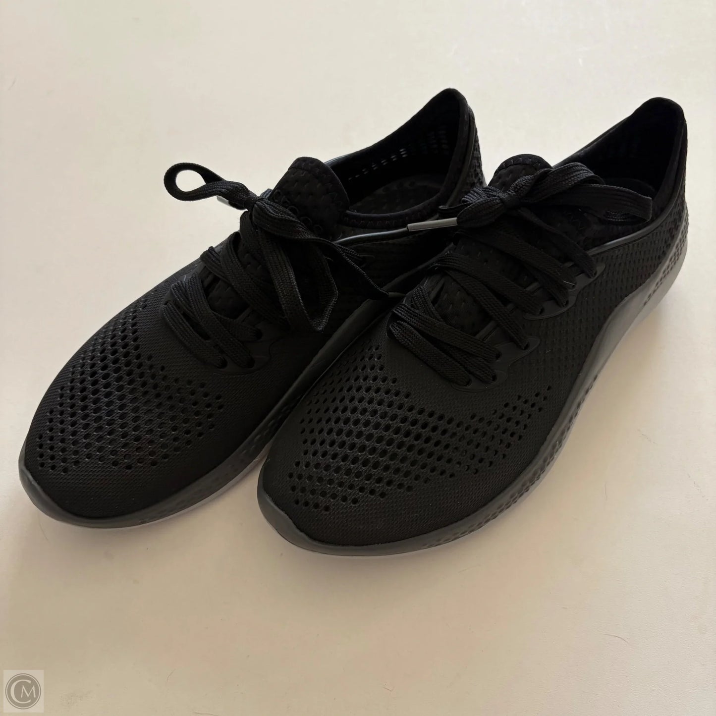 Shoes Athletic By Crocs In Black, Size: 9