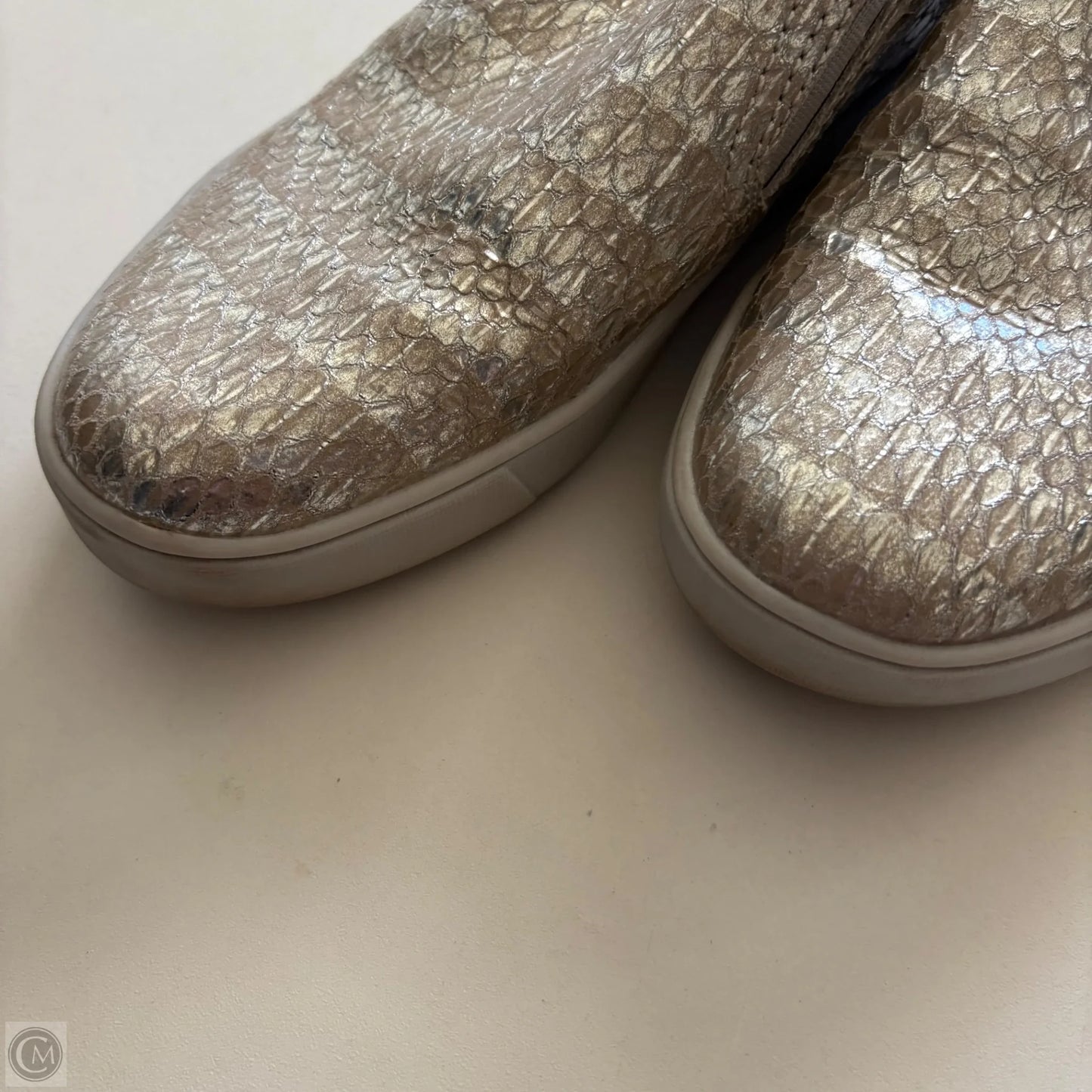 Shoes Flats By Naturalizer In Silver, Size: 8.5