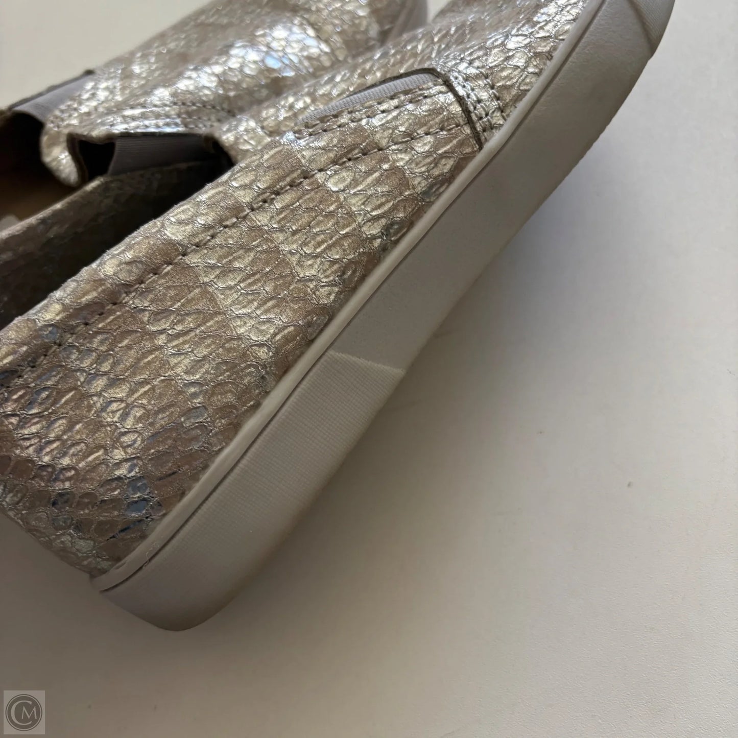 Shoes Flats By Naturalizer In Silver, Size: 8.5