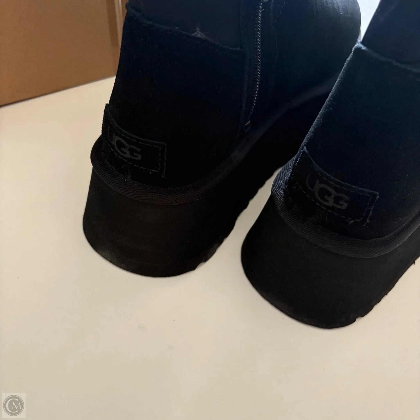 Boots Designer By Ugg In Black, Size: 9