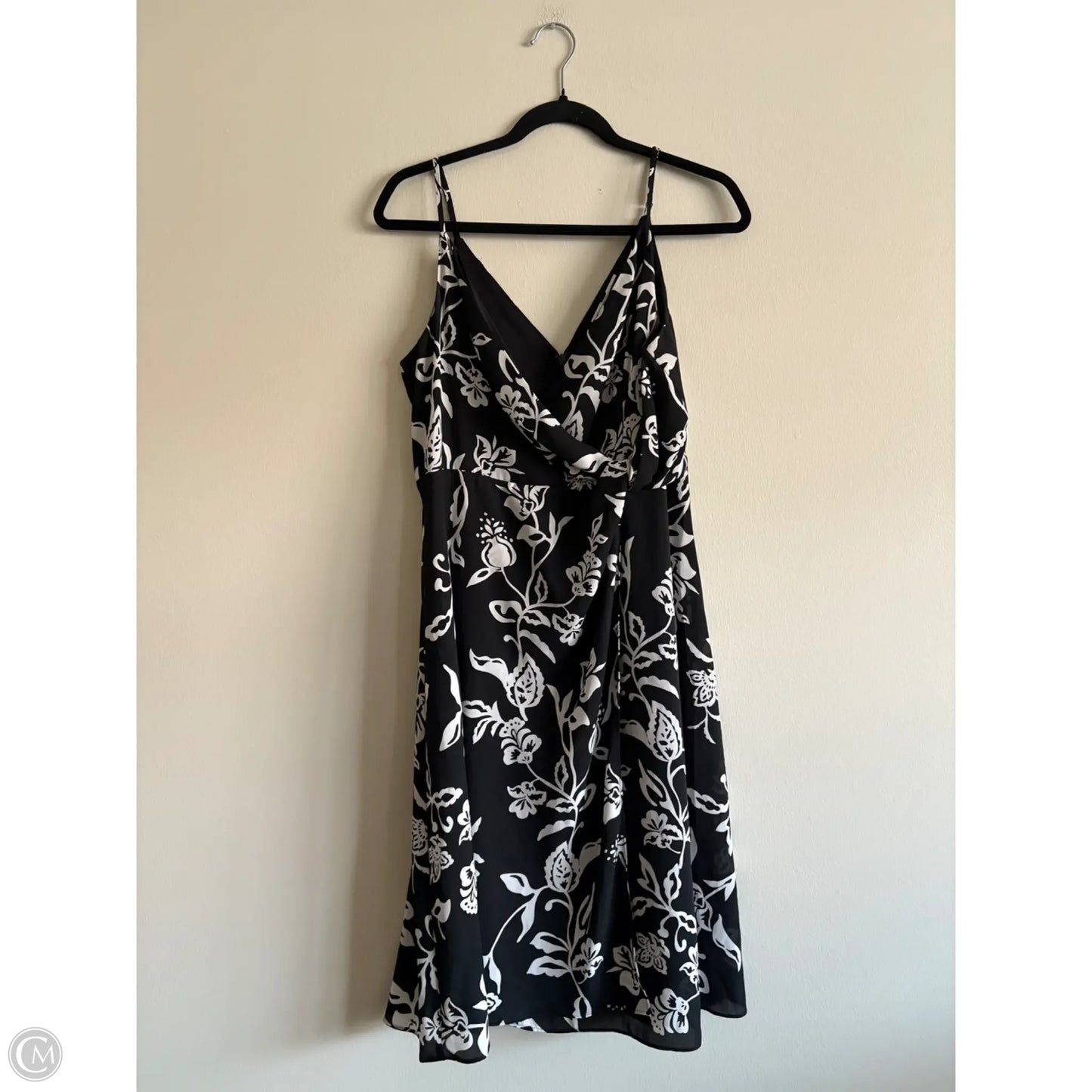 Dress Casual Midi By Express In Black, Size: M