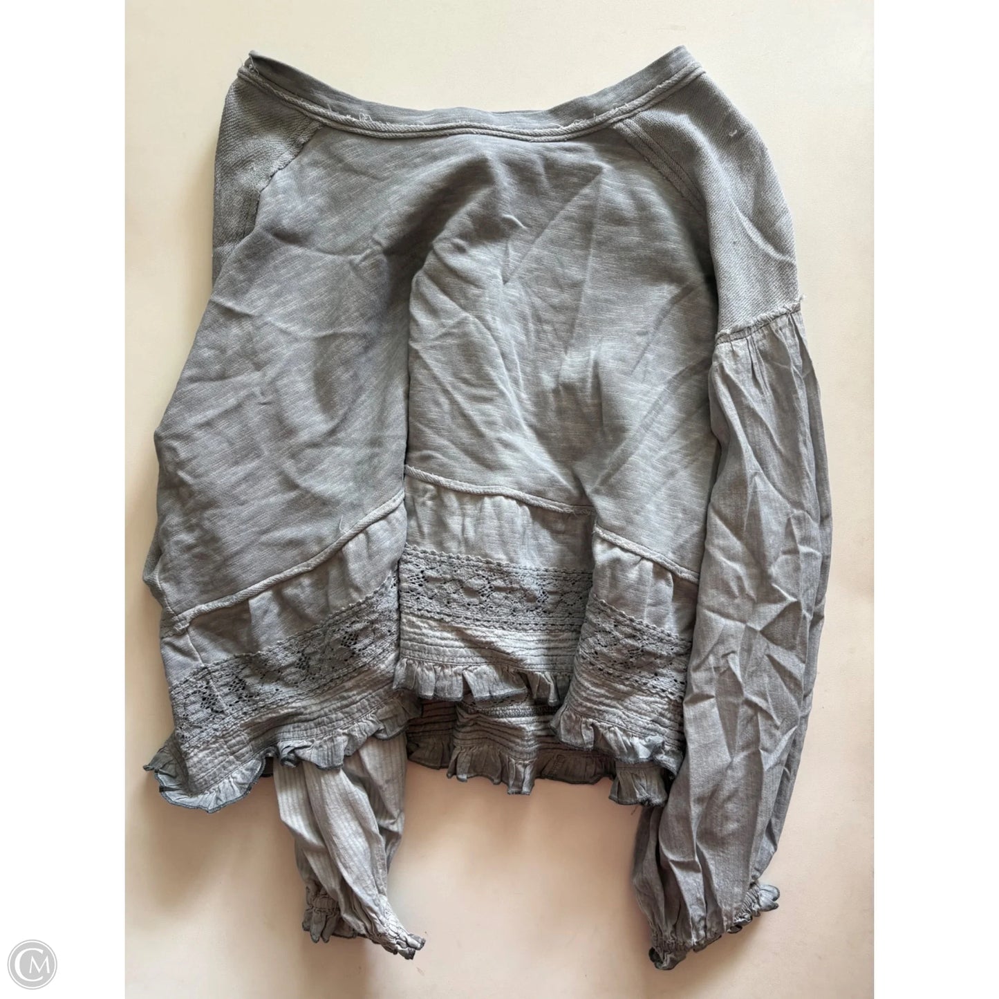 Top Long Sleeve By Pilcro In Grey, Size: S
