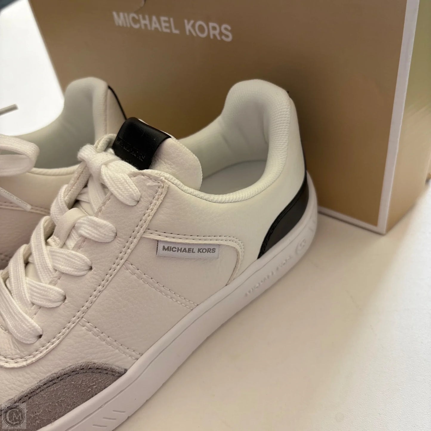 Shoes Designer By Michael Kors In White, Size: 6