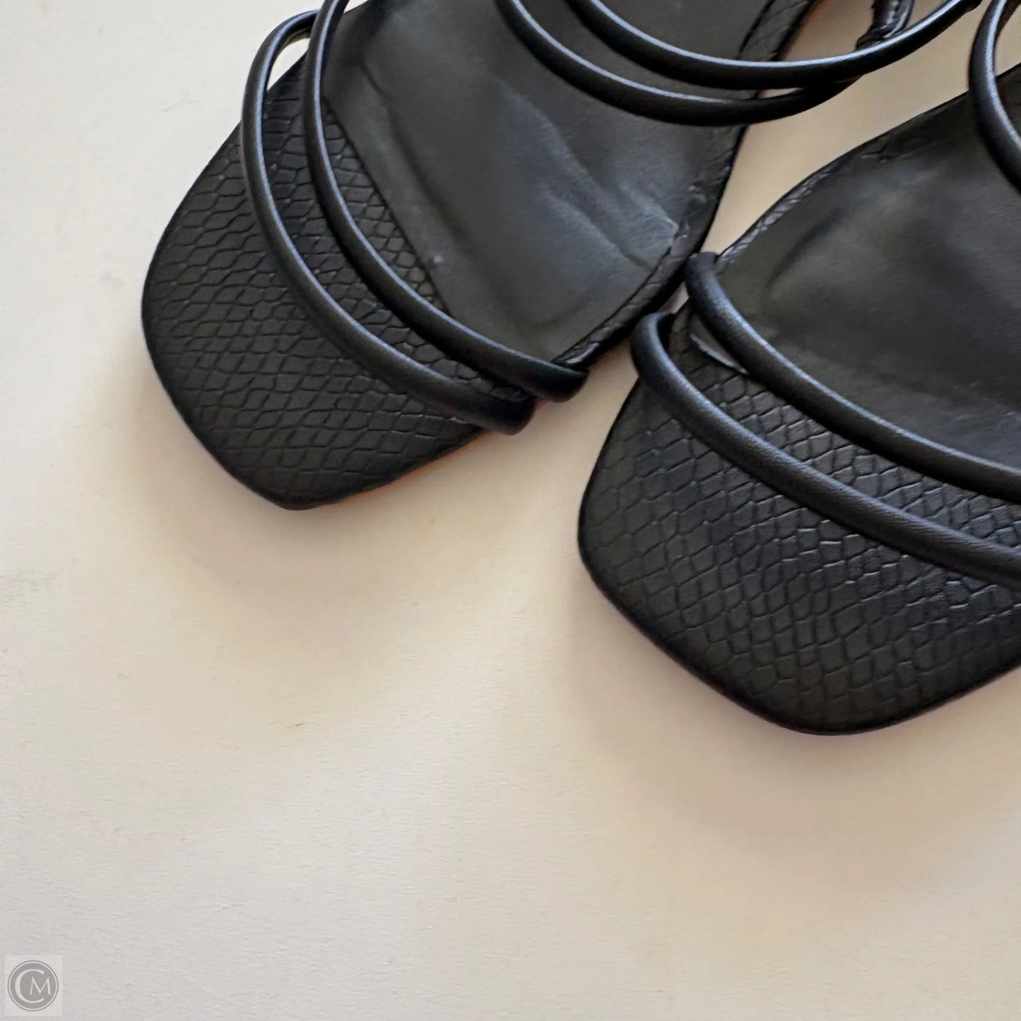 Sandals Flats By Dolce Vita In Black, Size: 7.5