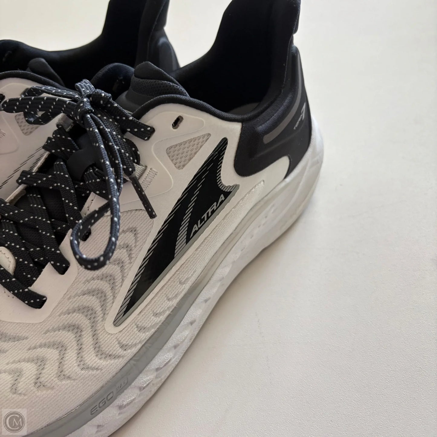 Shoes Athletic By Altra In White, Size: 9