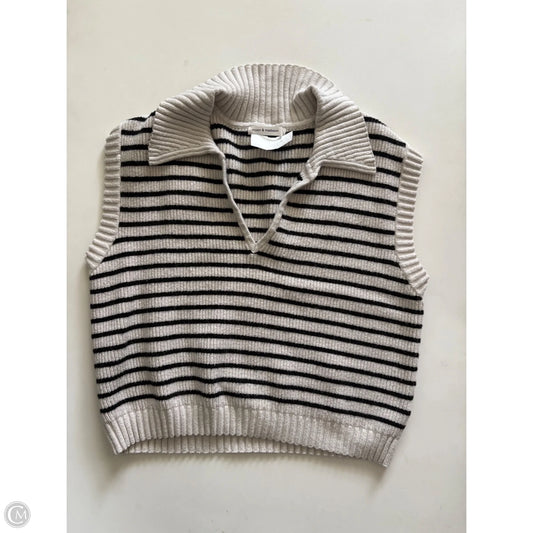 Sweater Short Sleeve By Moon And Madison In Striped Pattern, Size: L