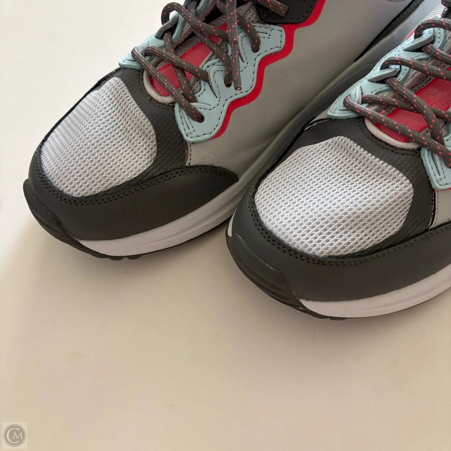 Shoes Athletic By Skechers In Grey, Size: 9.5