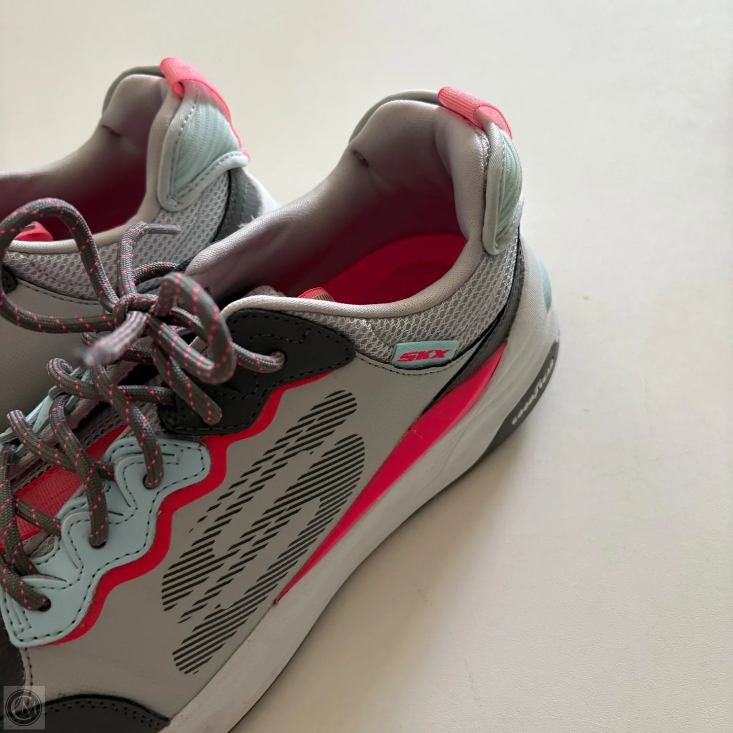 Shoes Athletic By Skechers In Grey, Size: 9.5
