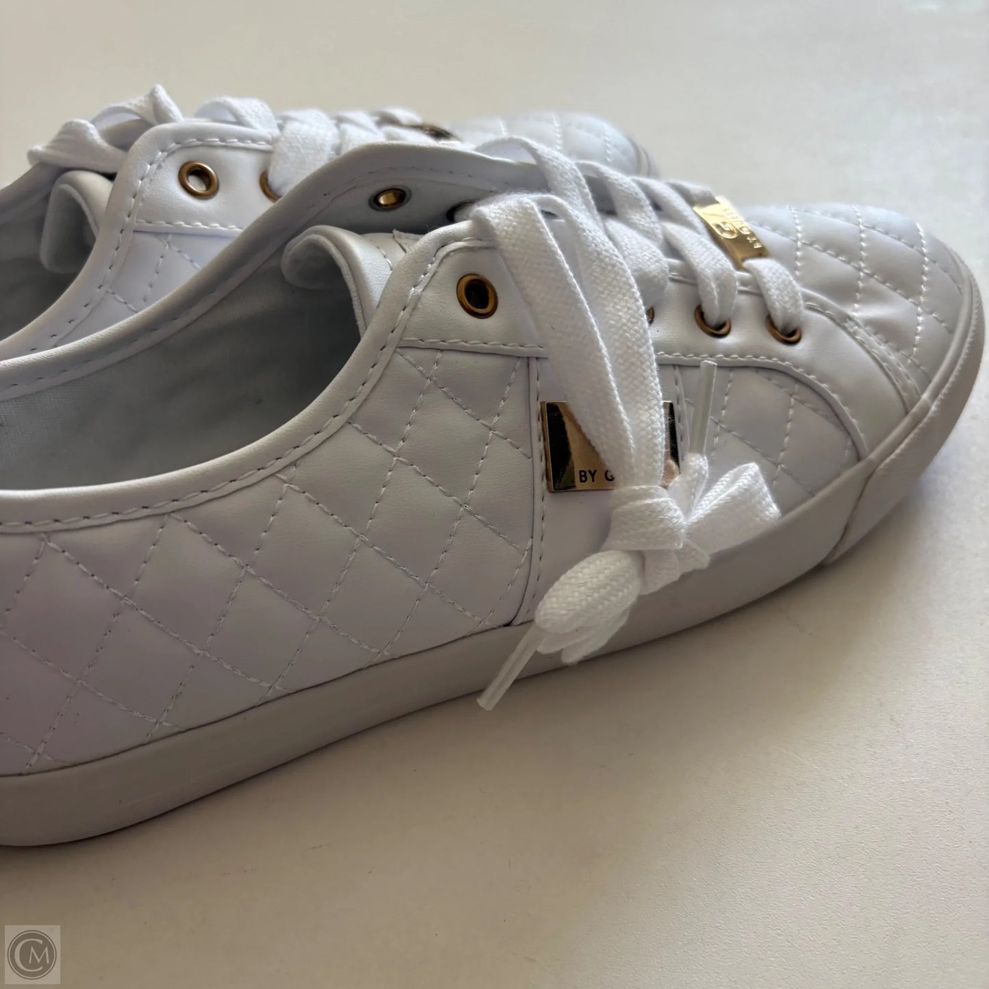 Shoes Athletic By Guess In White, Size: 9