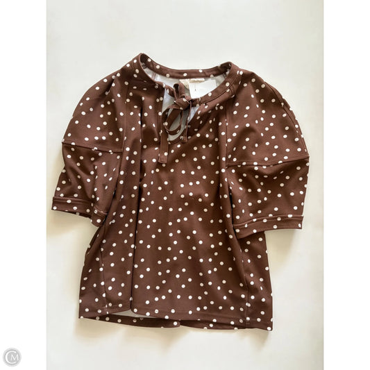 Top Short Sleeve By Melloday In Polkadot Pattern, Size: M
