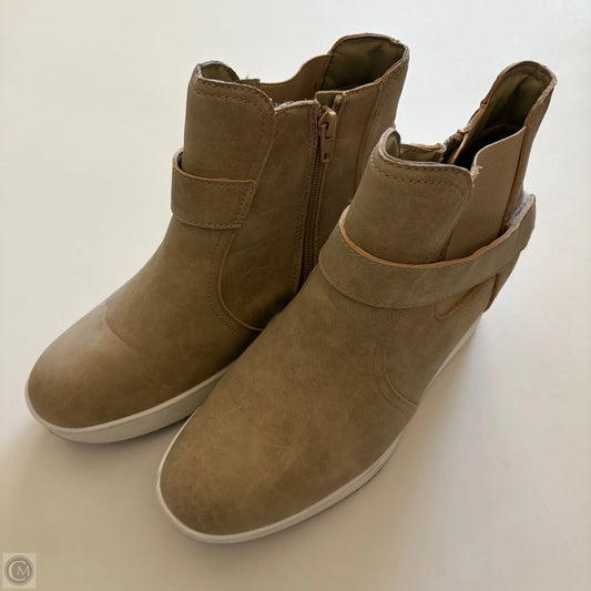 Boots Ankle Flats By Serra In Tan, Size: 9