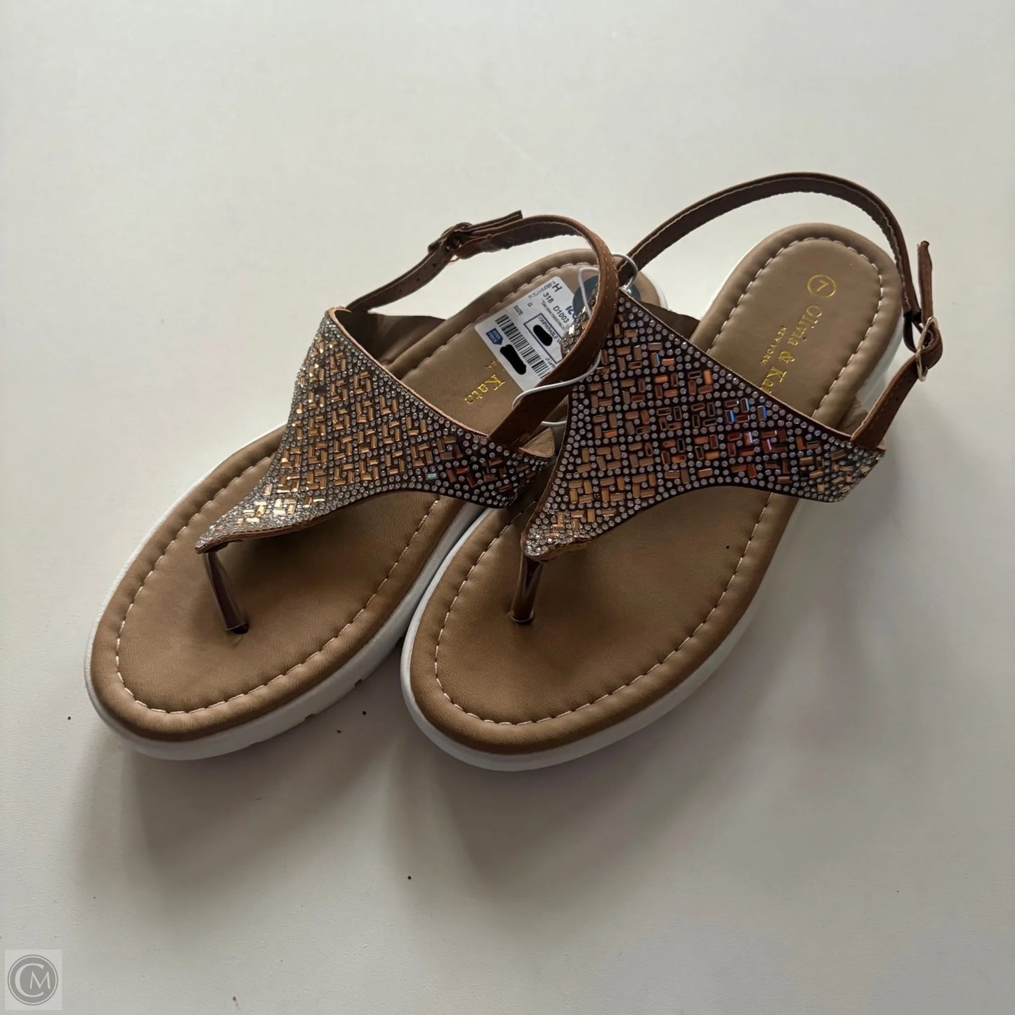 Sandals Flats By olivia and kate In Tan, Size: 7