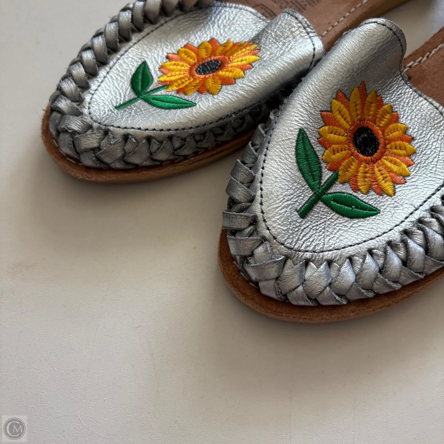 Shoes Flats By monarquia In Silver, Size: 8.5
