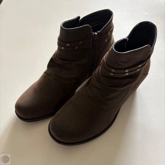 Boots Ankle Heels By savvy In Brown, Size: 9