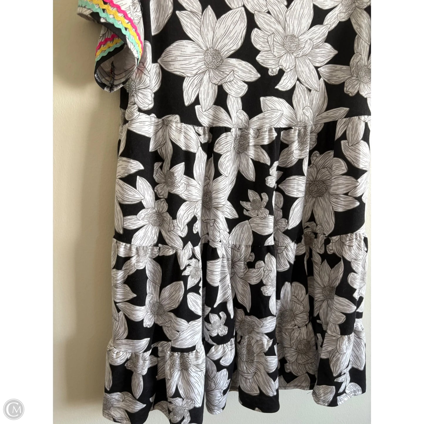 Dress Casual Short By Crown And Ivy In Black, Size: M